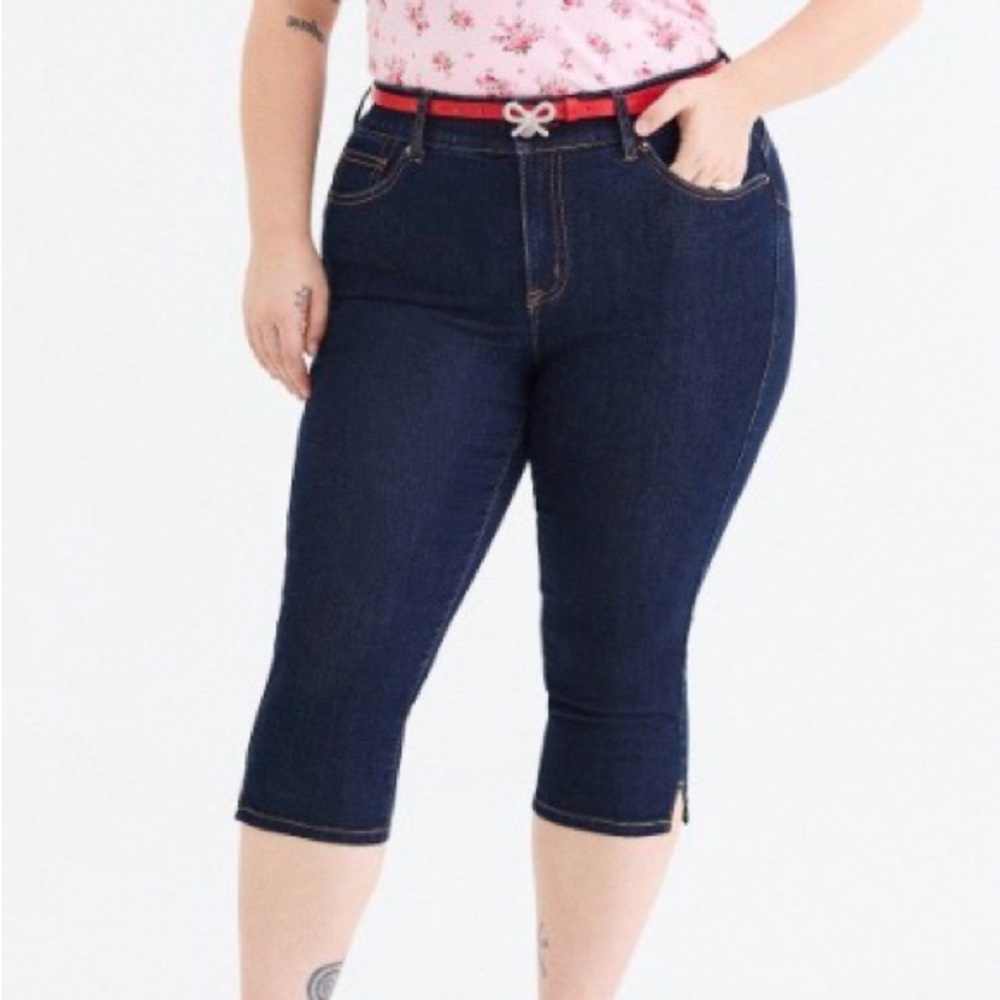 Torrid Bombshell Crop Skinny Jeans 24 Plus | Dark Blue Premium Stretch